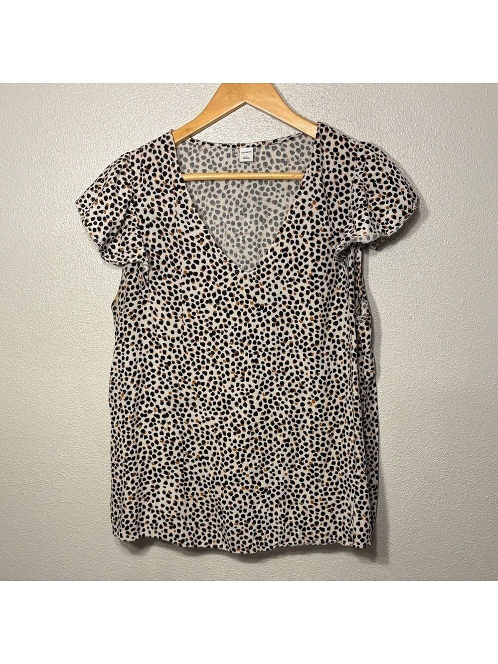 Old Navy Black and White Spotted V-Neck Top